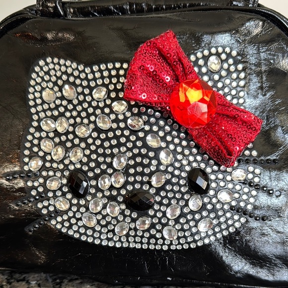Hello Kitty Black Handbag with Red Bow - Picture 2 of 13